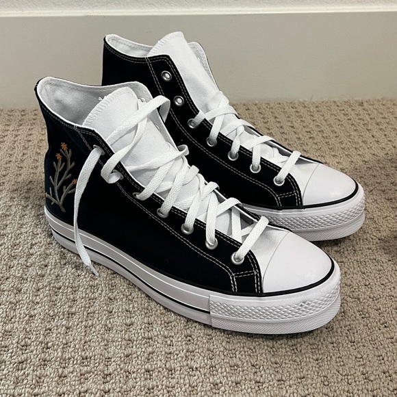Converse Customs - Picture 3 of 9